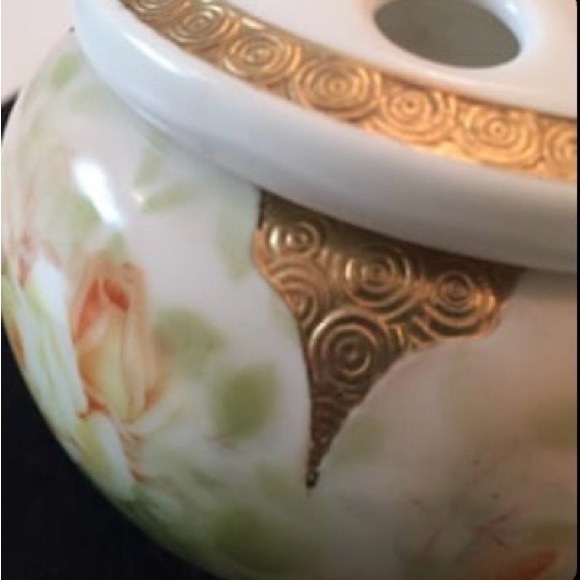 Royal Bayreuth Gilt China Floral Hatpin Holder or Vase w/Frog - Made in Germany - Picture 3 of 9